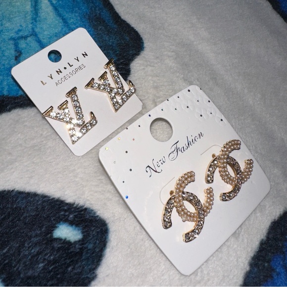 Stud/Earring Set - Picture 2 of 2